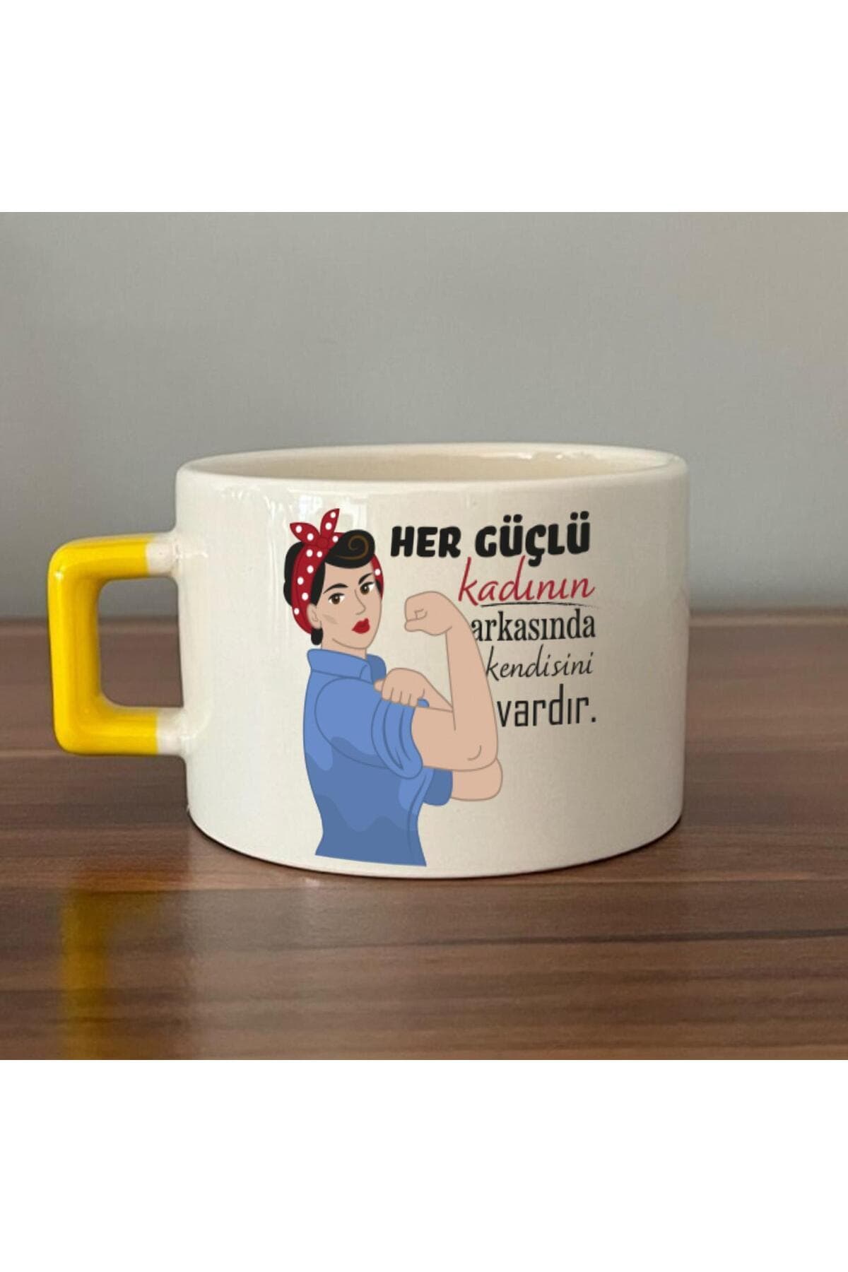 Her Güçlü Kadının Arkasında Kendisi Vardır Baskılı Kadınlar Günü Sarı Kulplu Kare Espresso Fincanı