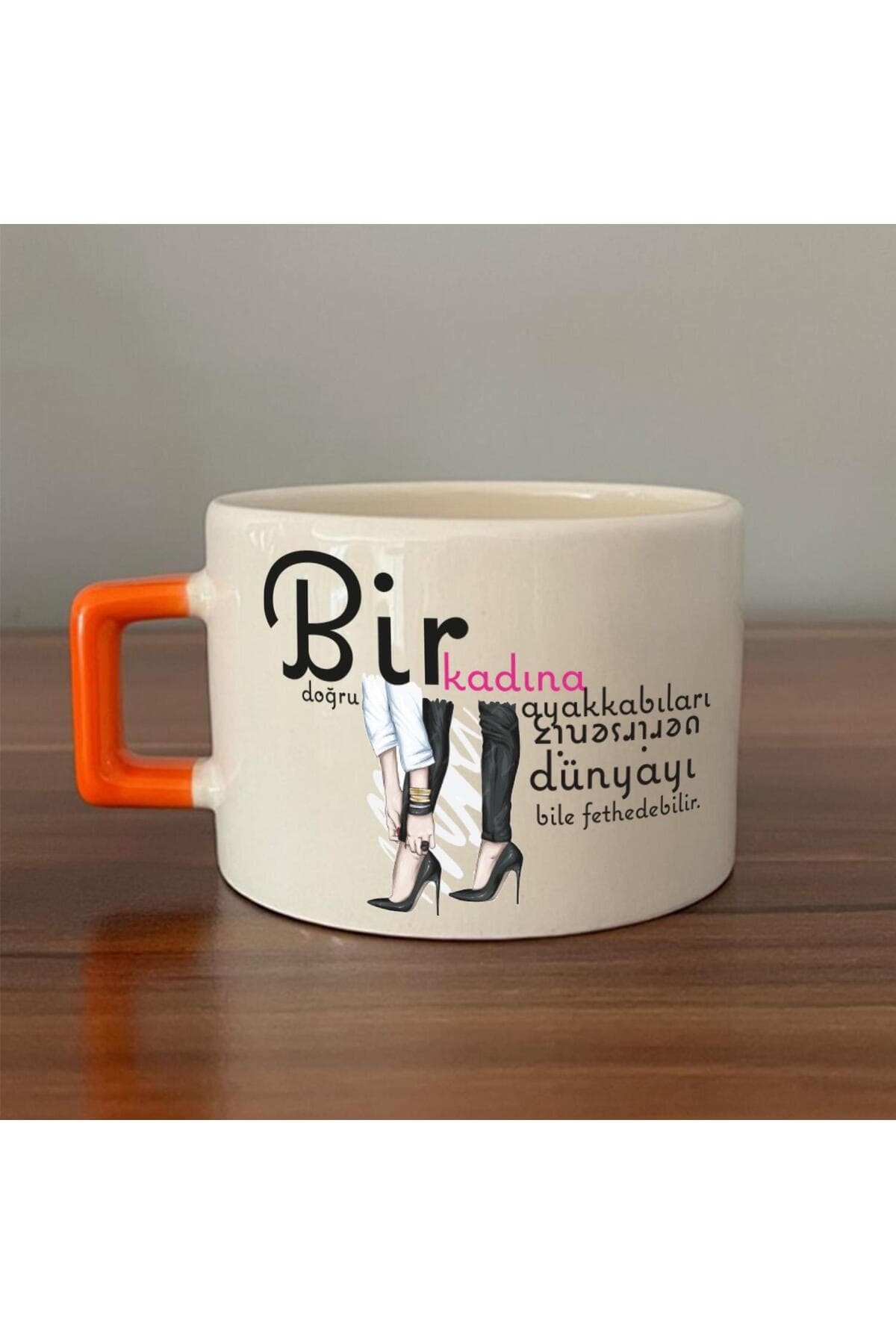 Bir Kadına Doğru Ayakkabıları Verirseniz Baskılı Kadınlar Günü Turuncu Kulplu Kare Espresso Fincanı