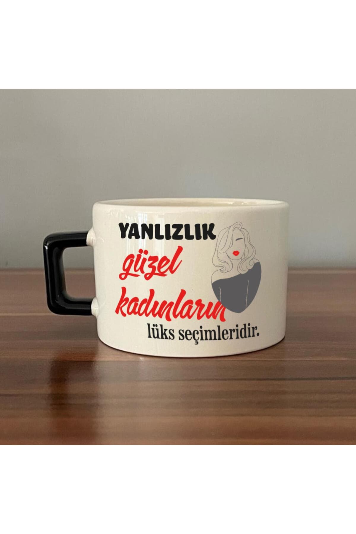 Yalnızlık Güzel Kadınların Lüks Seçimleridir Baskılı Kadınlar Günü Siyah Kare Espresso Fincanı