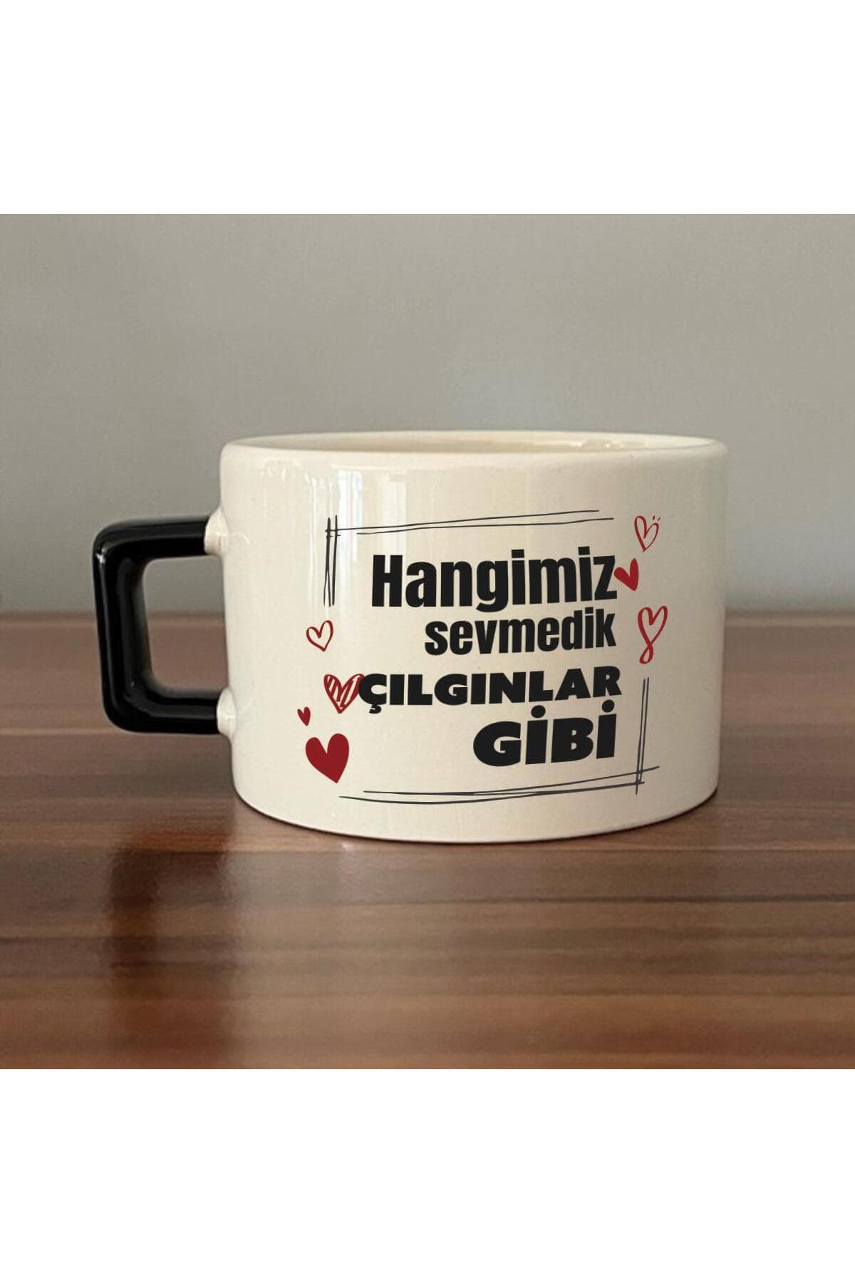 Hangimiz Sevmedik Çılgınlar Gibi Baskılı Siyah Kulplu Kare Espresso Fincanı